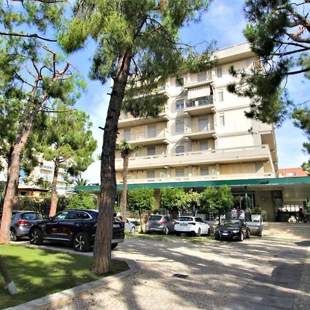 Hotel Pineta ซัน เบเนเดตโต เดล ตรอนโต ภายนอก รูปภาพ