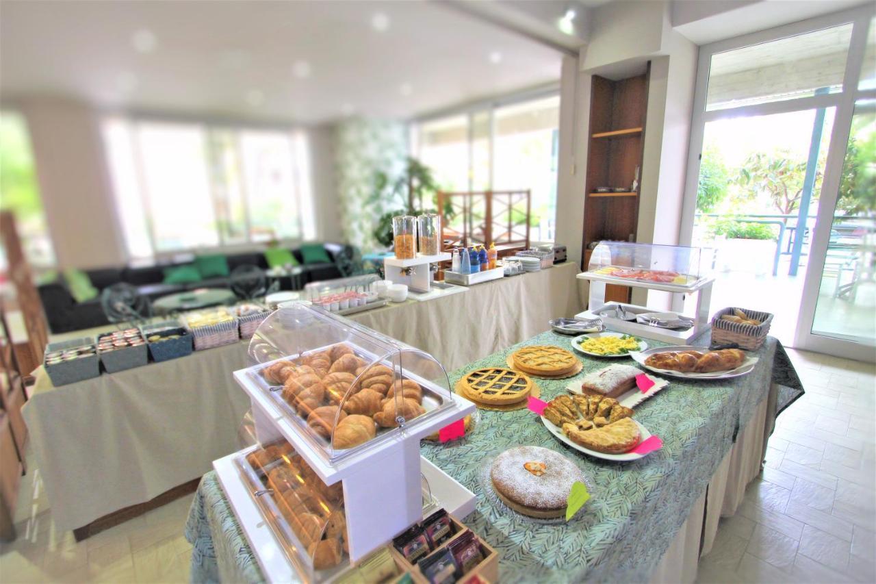 Hotel Pineta ซัน เบเนเดตโต เดล ตรอนโต ภายนอก รูปภาพ